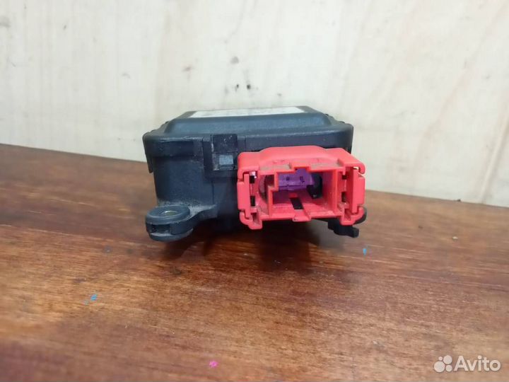 Моторчик заслонки печки Audi A4 B5 (1994 - 1999)