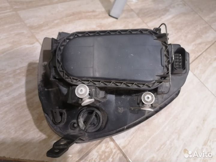 Фара правая на приору, и стоп фонарь задний левый