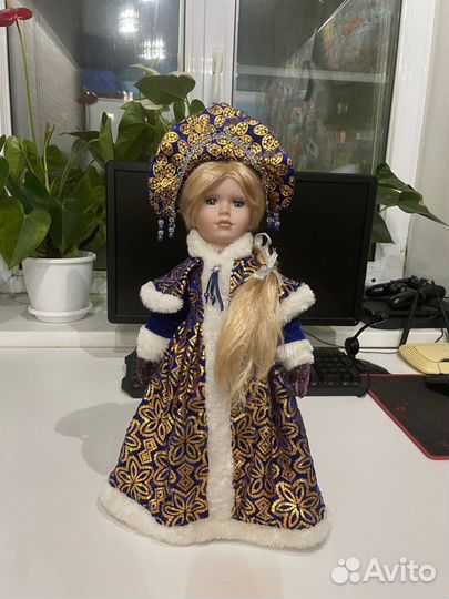 Куклы фарфоровые