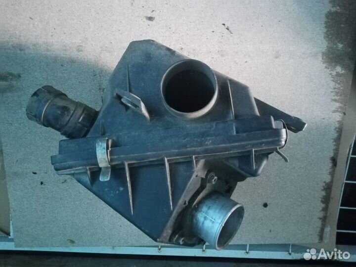 Корпус воздушного фильтра Ниссан Террано 2