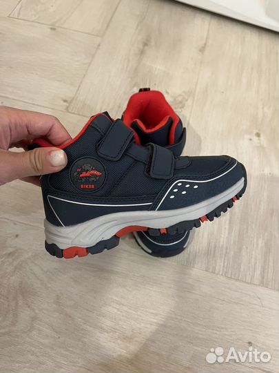 Ботинки демисезонные новые разнопарка 28 29