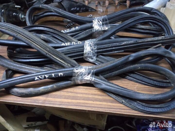 Уплотнитель дверного проема Mitsubishi Outlander 3