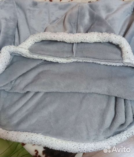 Плюшевый плед с капюшоном