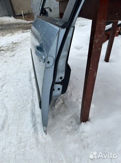 Дверь передняя левая Ford Fiesta MK5 1.4+робот