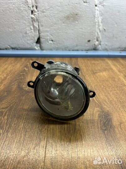 Фара противотуманная передняя левая Toyota Camry