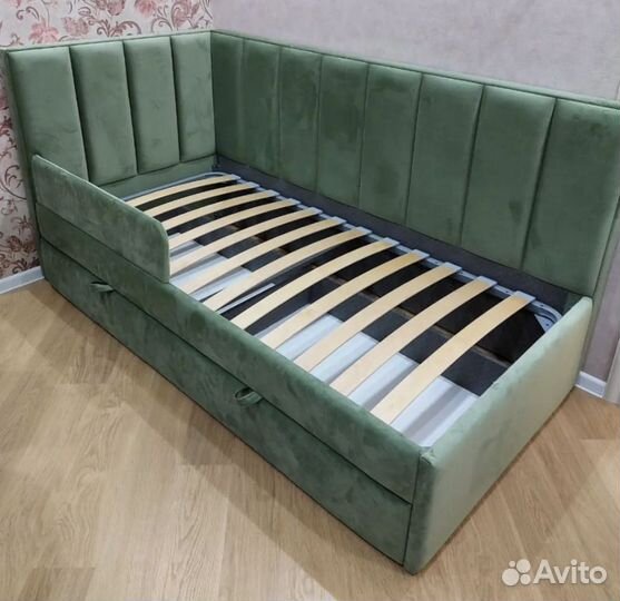 Кровать
