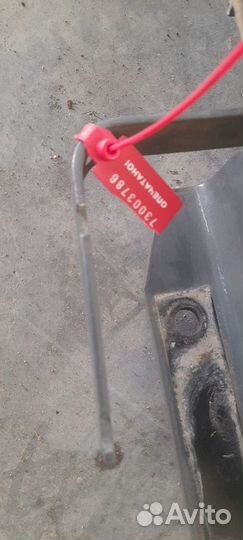 Крепление топливного бака (в сборе)