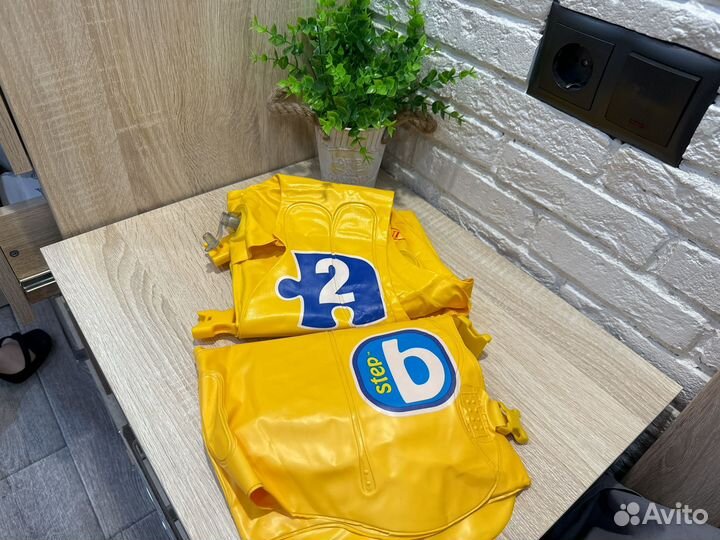 Спасательный жилет надувной для детей