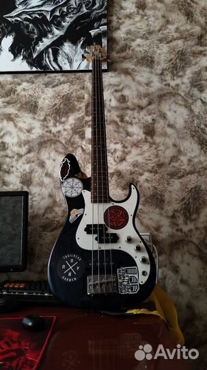 Бас гитара Greg Bennett Corsair