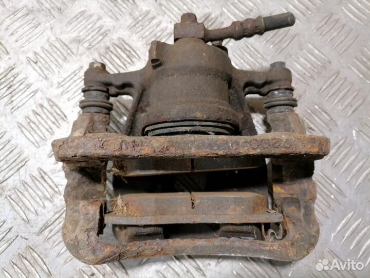 Суппорт передний правый Opel Corsa C