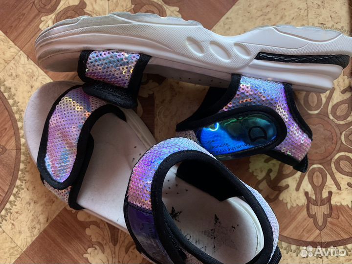 Сандалии для девочки