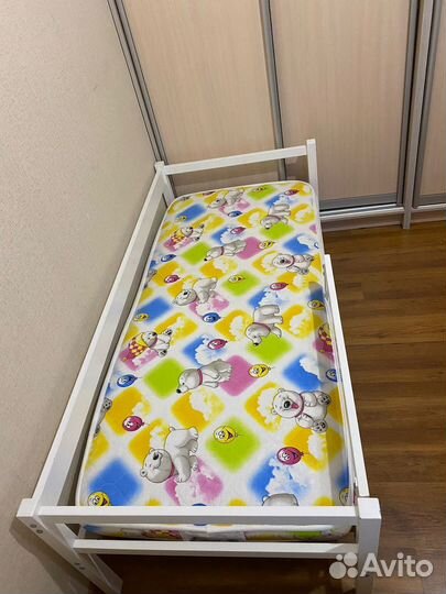 Детская кровать IKEA с матрасом