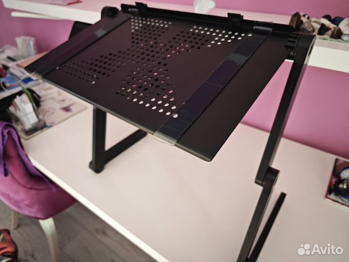 Подставка для ноутбука с охлаждающим вентилятором