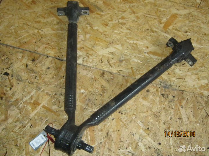 Тяга реактивная V образная Scania 1722582