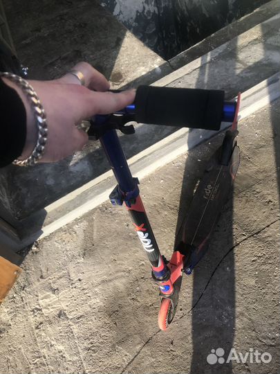 Самокат, шлем