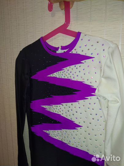 Костюм для выступлений по спортивной аэробике