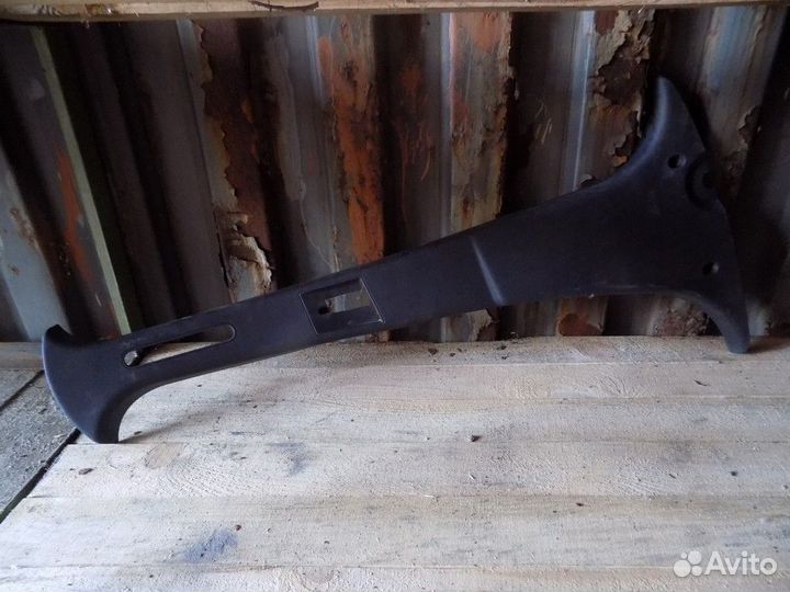 Обшивка стойки Logan 2005-2014