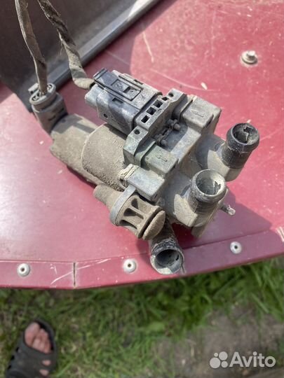 Дополнительная помпа mercedes 220