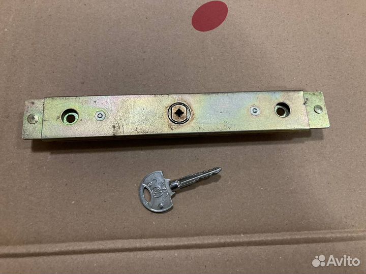 Замок ригельный для роллет