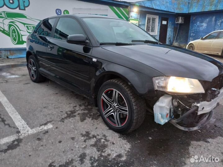 Обшивка кузова левая Audi A3 8P3867043 Отличное со