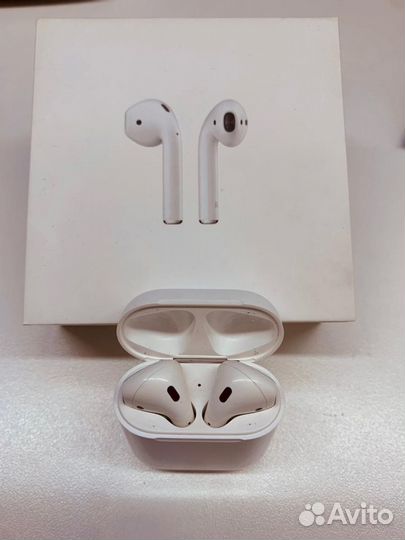 Наушники Apple AirPods 2 Charging Case (MV7N2RU/A)