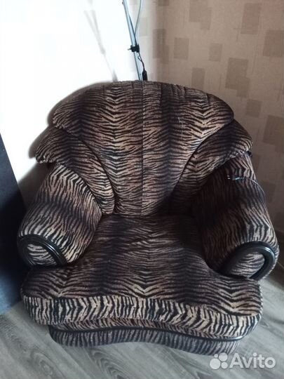 Диван и 2 кресла бу в хорошем состоянии