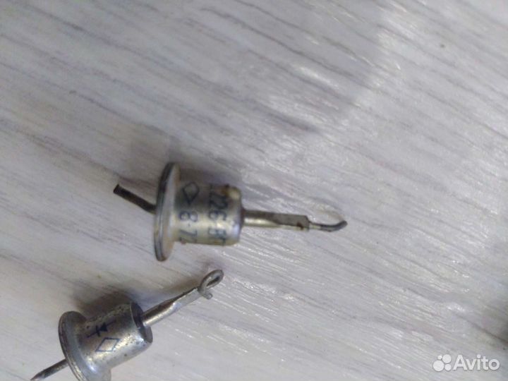 Радиодетали транзисторы диоды конденсаторы