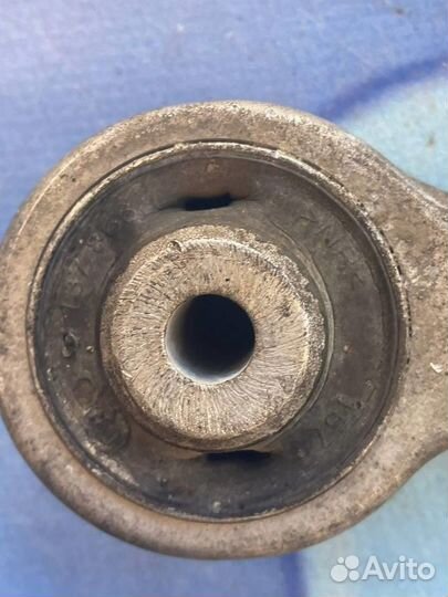 Рычаг передний верхний левый 8K0407505A