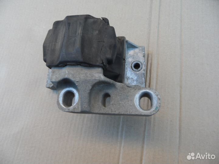 Skoda Octavia A5 1.6 bse подушка двигателя