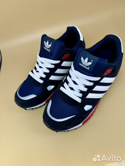 Кроссовки adidas ZX 750