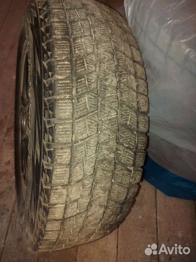 Bridgestone Blizzak DM-V1 215/70 R16