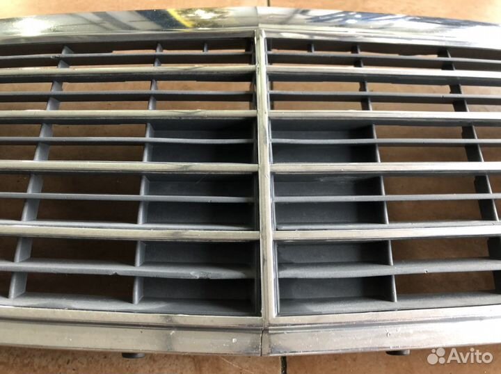 Решетка радиатора Mercedes e211 w211