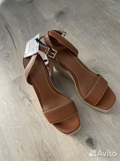 Босоножки mango