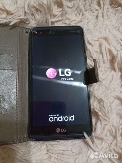Телефон LG