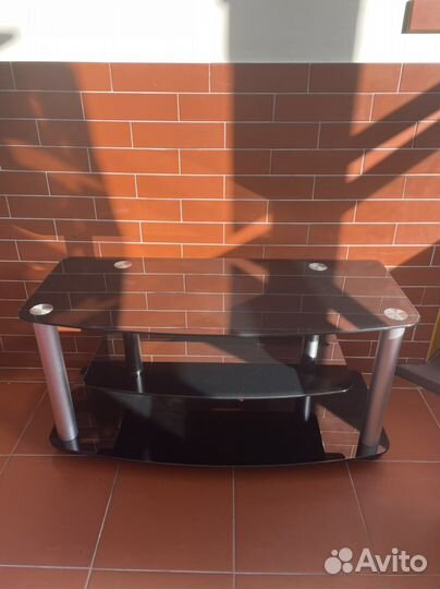 Стеклянная тумба под тв