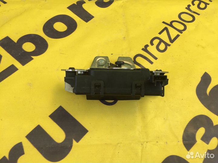 Opel Astra H седан Замок багажника