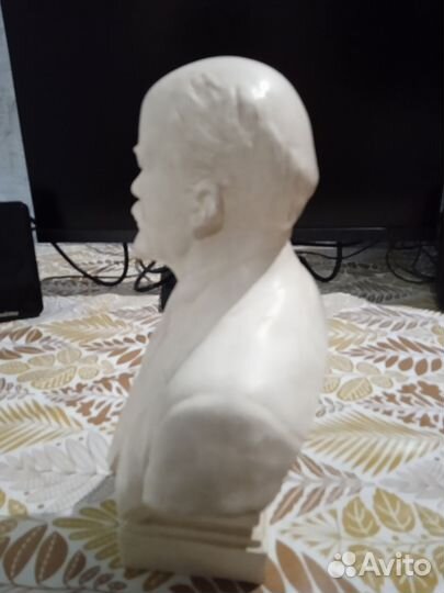 Бюст Ленина