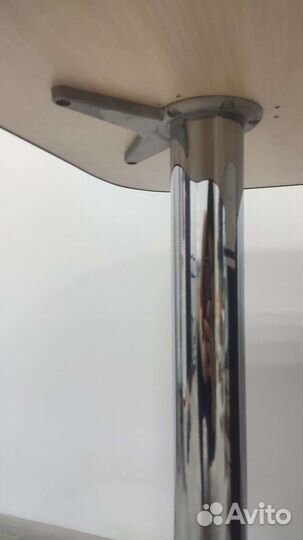 Стол маникюрный с вытяжкой