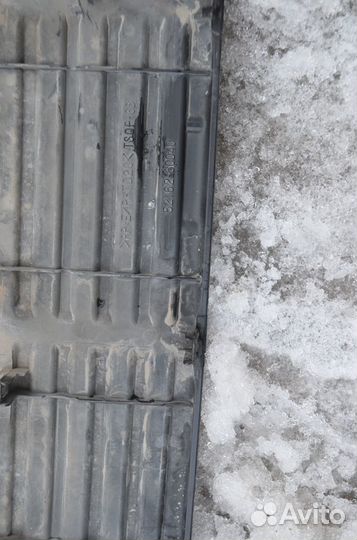 Toyota Land Cruiser 200 накладка бампера