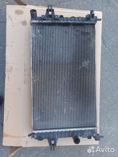 Радиатор охлаждения на opel astra h