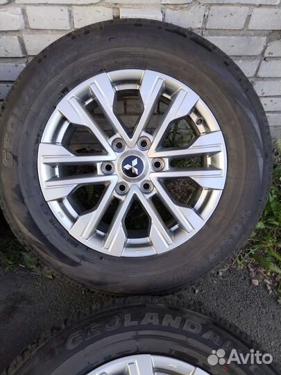 Mitsubishi Pajero Sport R18