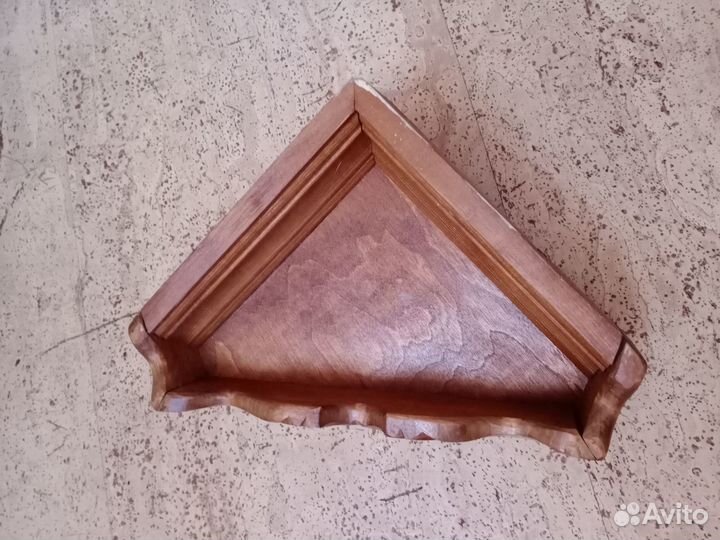 Полка угловая для икон