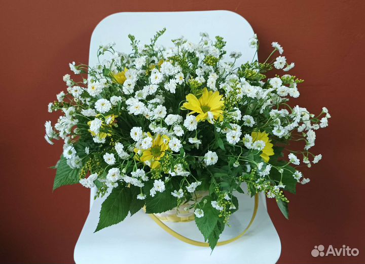 Полевые цветы в корзине Летние букеты