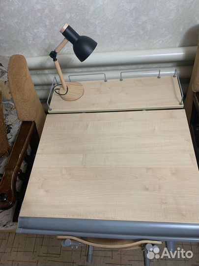 Продам школьную парту