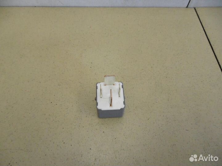 Реле свечей накала Hi Lux 2015