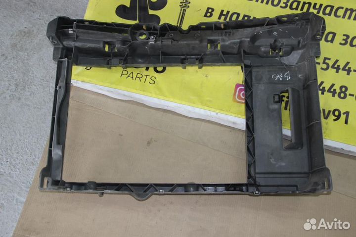 Рамка радиатора Peugeot 207