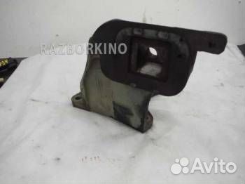 Кронштейн двигателя