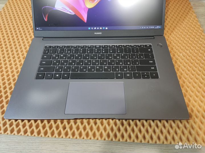 Ультрабук Huawei 15.6 IPS Ryzen5/8/256