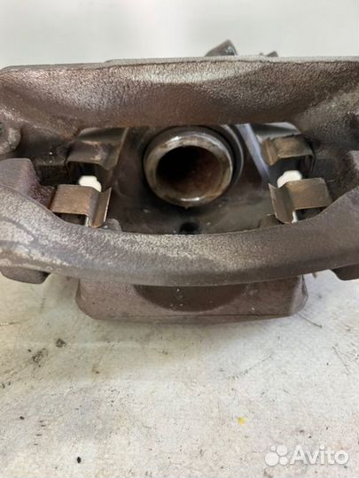 Суппорта задние пара задняя Subaru Forester SJ5