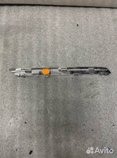 Хром молдинг решетки радиатора Mercedes-Benz